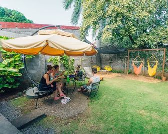 La Bicicleta Hostal - Hostel - Managua - Patio