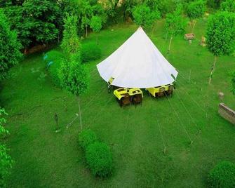 Chambal Wildlife Safari Lodge - Bah - Vista del exterior