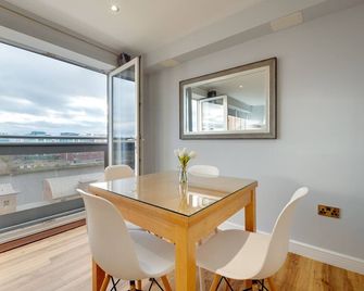 Swan Apartments 2A by Week2Week - Newcastle upon Tyne - Dining room