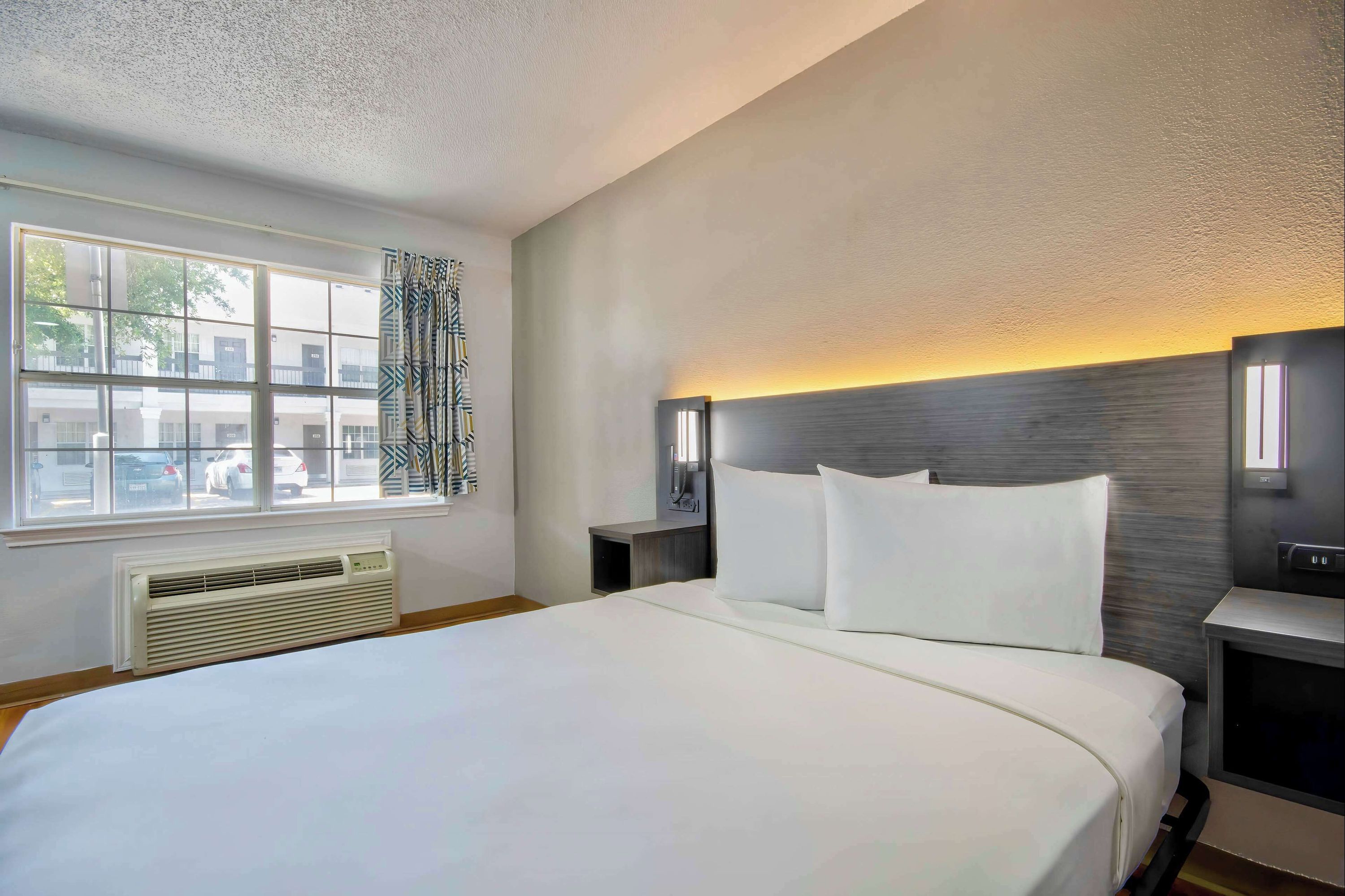 Studio 6 Austin Midtown - אוסטין - חדר שינה