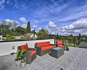 Ruston Retreat - Mod Home with Rooftop Deck! - Tacoma - Balcón