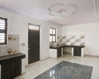Hotel O Jr Guest House - Bhiwadi - Küche