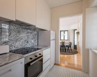 Oporto Serviced Apartments - Alvares Cabral - Porto - Kitchen