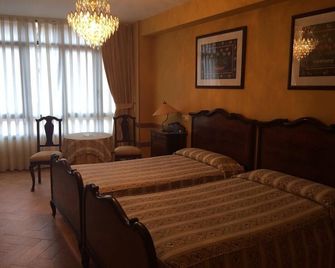 Hotel Nueva Allandesa - Allande - Habitación