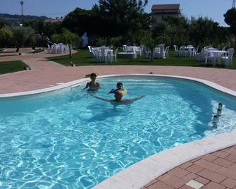 Hotel 660 - Acri - Pool