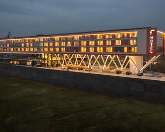Van Der Valk Hotel Veenendaal - Veenendaal - Building