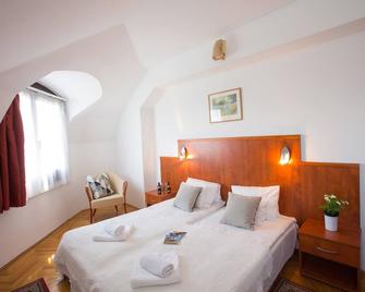 Helios Hotel Apartments - Budapest - Bedroom