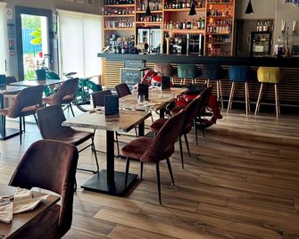 World Hotel - Saint-Vulbas - Restaurant