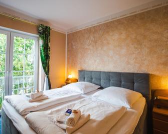 Hotel Zur Altstadt - Wassenberg - Bedroom