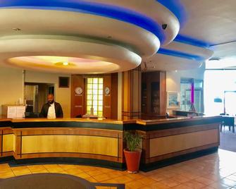 False Bay Inn - Strand - Front desk