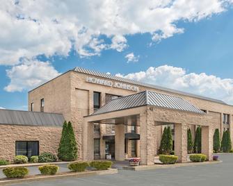 Howard Johnson by Wyndham Amherst Hadley - Amherst - Gebäude