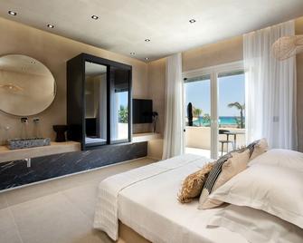 Premium Seaview 2-Room Residence With Hottub -Eden Beachfront Residences &suites - Naxos - Bedroom