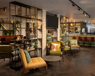 Four Points by Sheraton Edinburgh - אדינבורו - בר