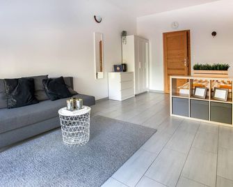 Pet Friendly Apartment In Gdansk - غدانسك - غرفة معيشة