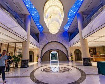 Zhuoyue Tianhe Hotel - Shiyan - Lobby
