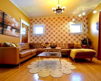 Wanderhaus - Eclectic Digs in Louisville - Louisville - Sala de estar