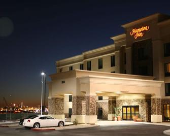 Hampton Inn Las Vegas/North Speedway - North Las Vegas - Building
