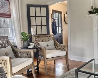 Cozy in the hills of Cape Litchfield - Litchfield - Living room