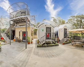 Shen-Lu-Ju B&B - נאנטו סיטי - בניין