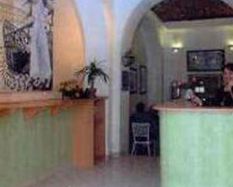 Hôtel Univers Bastia Corse - Bastia - Recepción