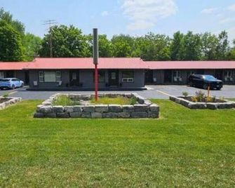 Moira Lake Motel - Double Room - Madoc - Edificio