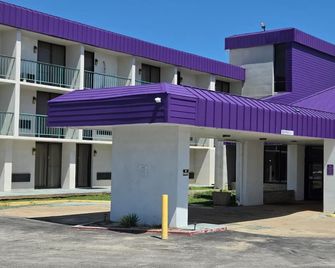 Stay Express Inn & Suites Tyler - Tyler - Edificio