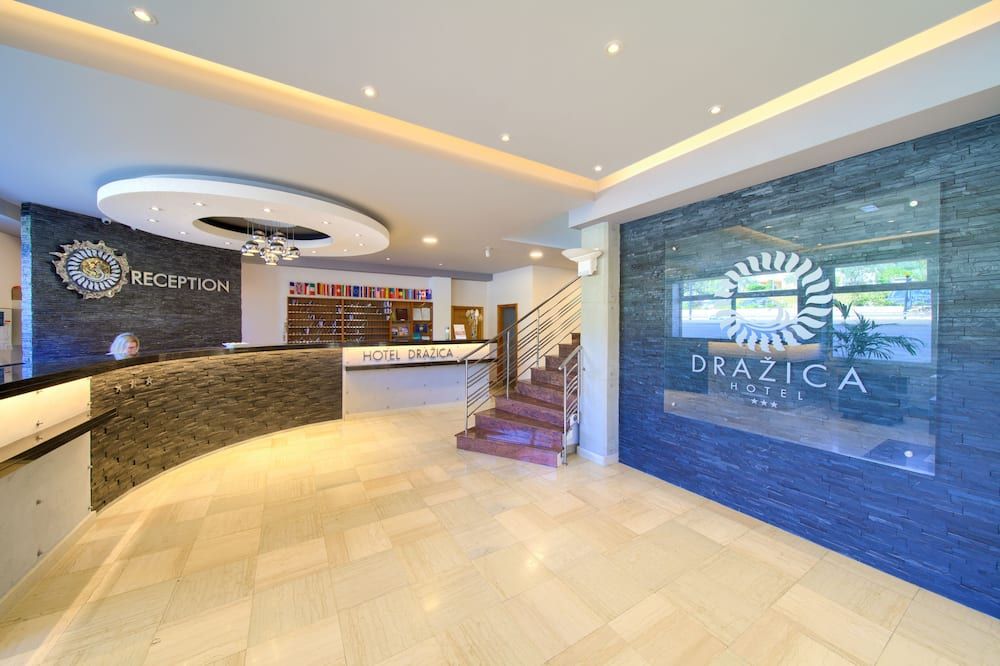 Hotel Drazica - קרק - דלפק קבלה
