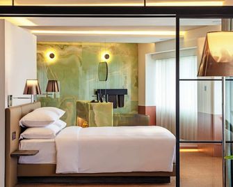 United Hotel - Kota Taipei