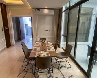 Elegant Bungalow / Villa for to accommodate a family of more than 10 Member \n - Budaiya - Dining room