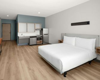 StudioRes by Marriott Fort Myers Airport - Three Oaks - Soveværelse