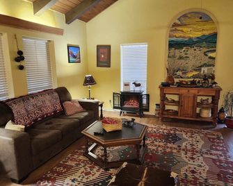 Lajitas House - River and Mountain Views - Lajitas - Living room