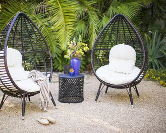 Caravan Outpost - Ojai - Patio