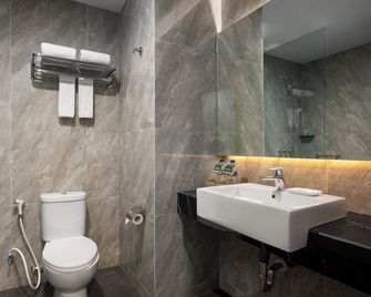 Hotel Santika Batam - Batam - Bathroom