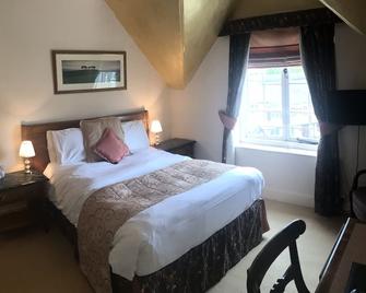 The Crown Hotel - Minehead - Bedroom