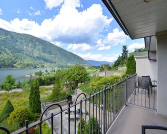 Prestige Inn Nelson - Nelson - Varanda