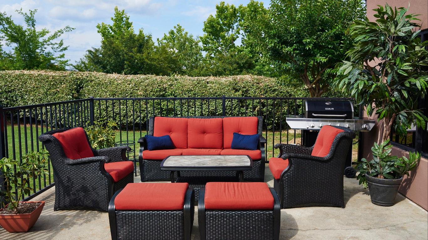 Holiday Inn Express & Suites Birmingham South - Pelham By IHG