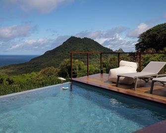 Pousada Triângulo Grega - Fernando de Noronha - Piscina