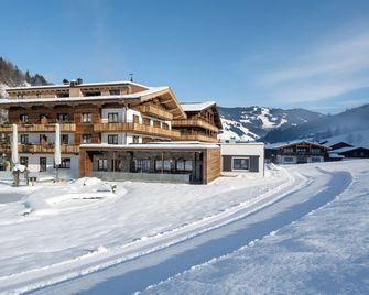 Ski & Bike Hotel Wiesenegg - Saalbach