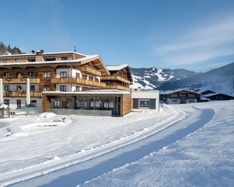 Ski & Bike Hotel Wiesenegg - Saalbach