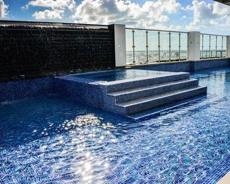 The Watermark Hotel - San Pedro Town - Bazén