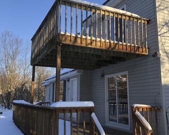 Quiet Pocono Cabin Close To Beach And Lake! Pet Friendly! - Albrightsville - Edificio