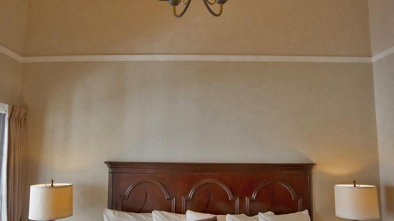 ميليا سينشري هوتل بونس