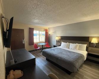 Pine Needles Inn - Mount Shasta - Bedroom