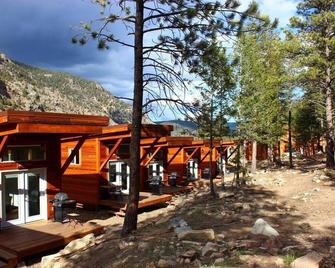Skiers Cabin at Base Camp Lodging Company - Idaho Springs