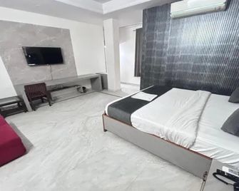 Fabhotel Mansarovar Palace - Jaipur - Bedroom