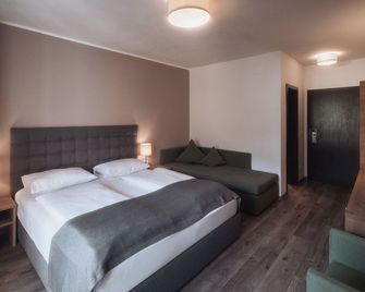 Hotel Montis - Schönblick - Brunico