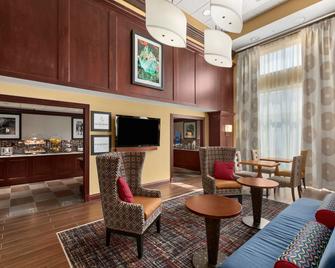 Hampton Inn & Suites Cleveland-Beachwood - Beachwood - Area lounge