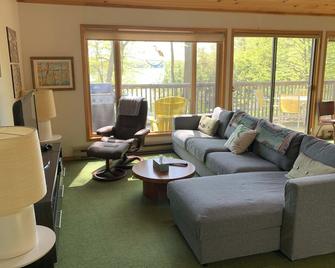Cozy Cottage - Perth - Living room