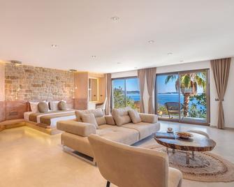 Villa Hotel Tamara - קאס - סלון