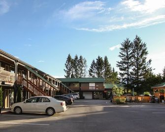 Crystal Springs Lodge - Radium Hot Springs - Bedroom